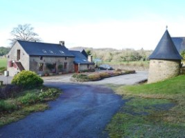 Longère 5 Pièces + Maison 5 Pièces + Dépendances + 28,7 Hectares 56160 Langoëlan